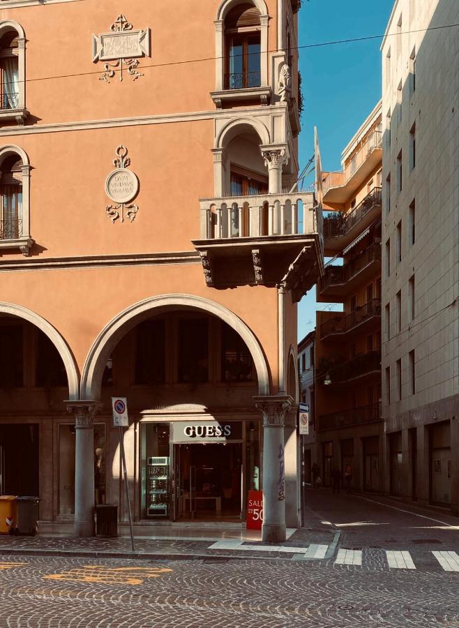Dimora Del Teatro Hotel Treviso Buitenkant foto